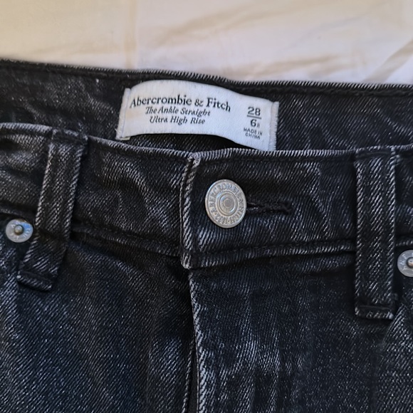 ABERCROMBIE ANKLE STRAIGHT JEAN - Picture 2 of 3